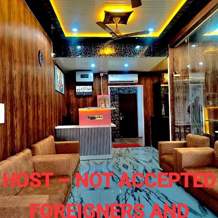 Hotel Vinayak Plaza Varanasi Esterno foto